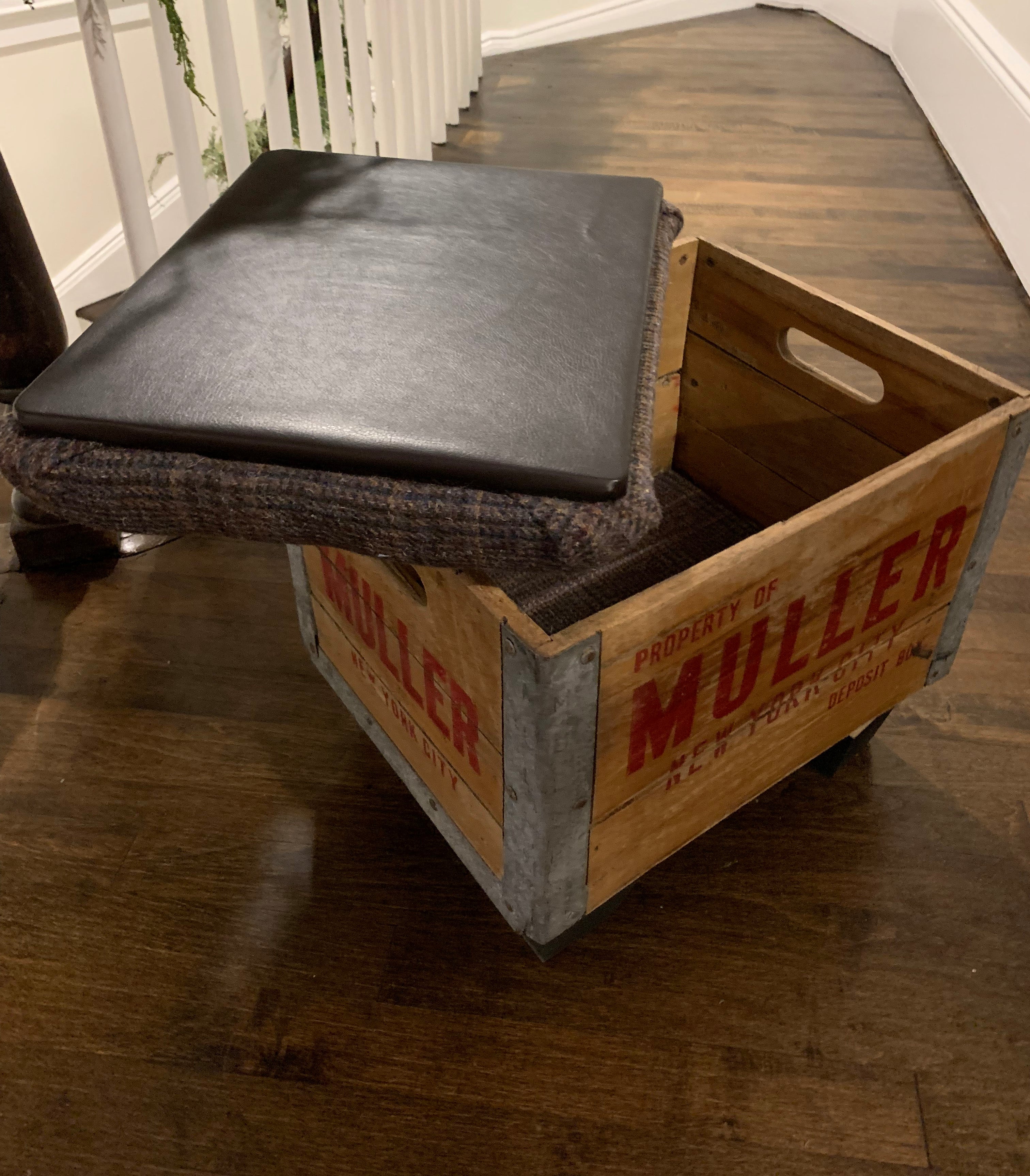 Muller Storage Ottoman