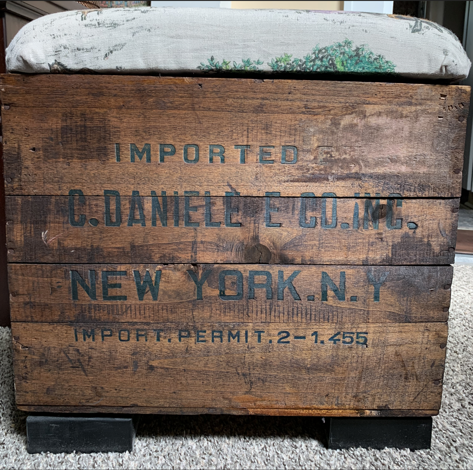 WINE SHIPPING CRATE STORAGE OTTOMAN