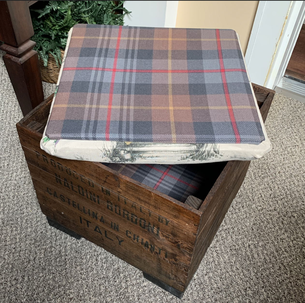 WINE SHIPPING CRATE STORAGE OTTOMAN