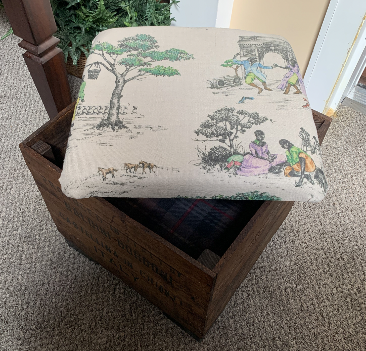 WINE SHIPPING CRATE STORAGE OTTOMAN